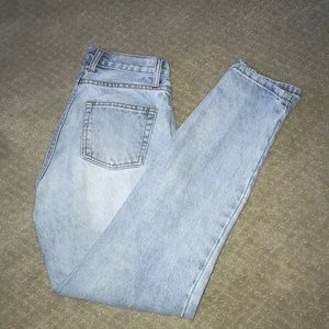 BRANDY MELVILLE MOM JEANS